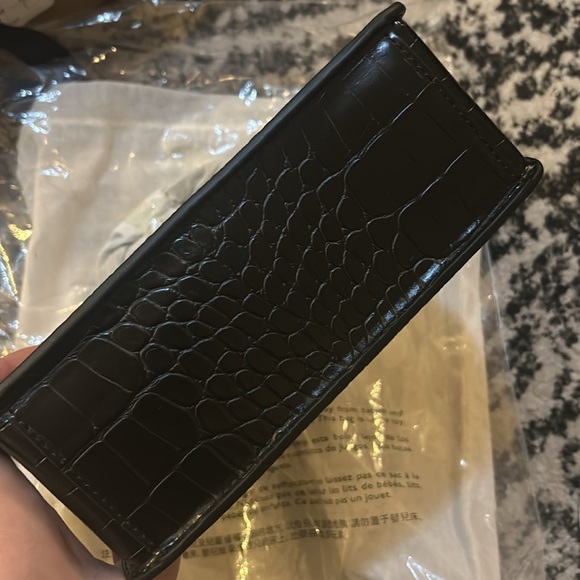 Puppets and Puppets Jewel Cookie Croc-embossed Small Bag - Picture 6 of 6